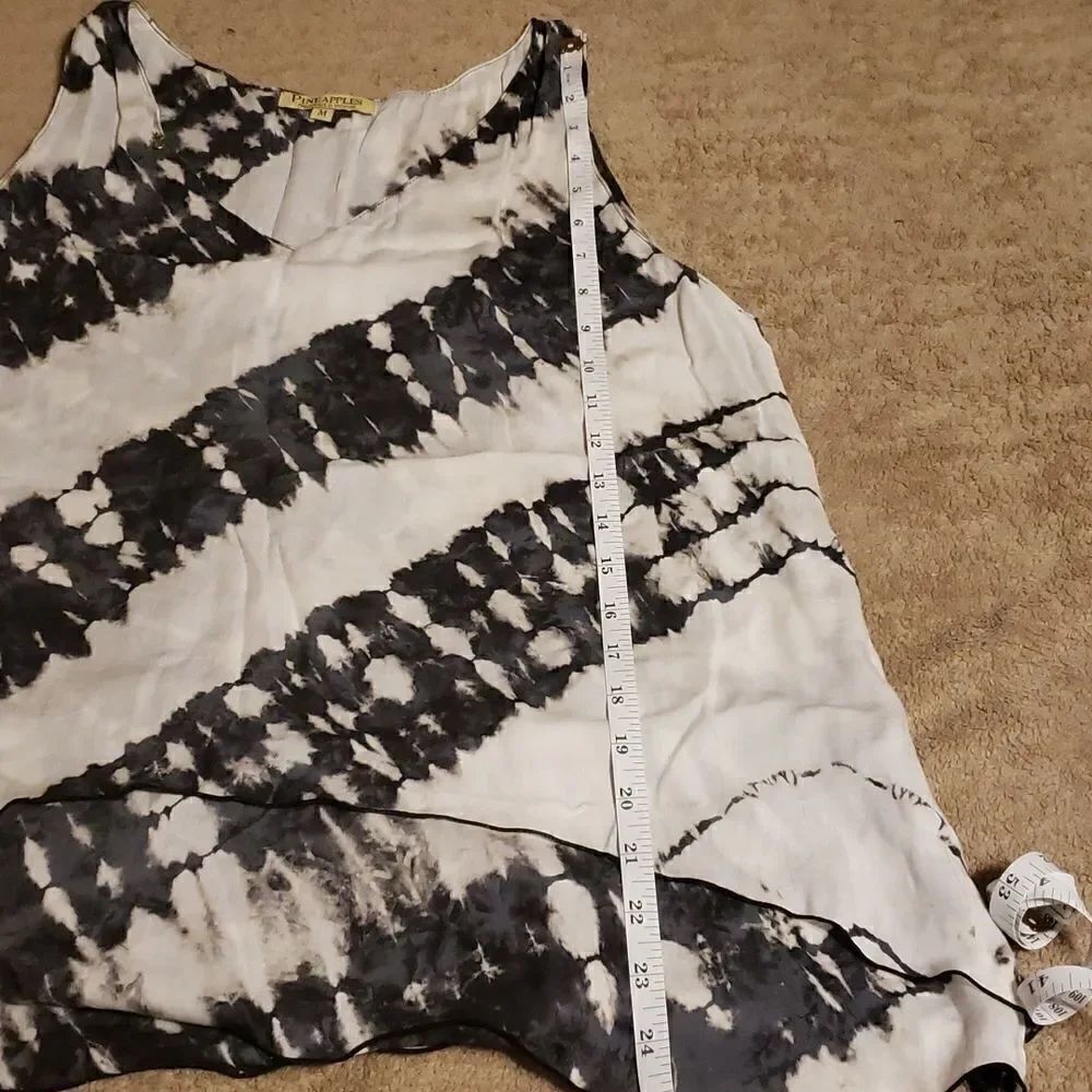 PINEAPPLES brand women’s tank medium - Picture 8 of 9